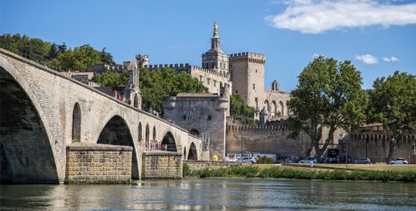 Beginners French A trip to Avignon image