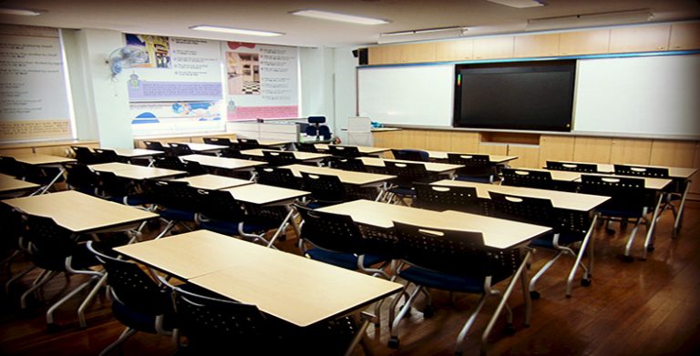 Evaluating school classroom discussion image